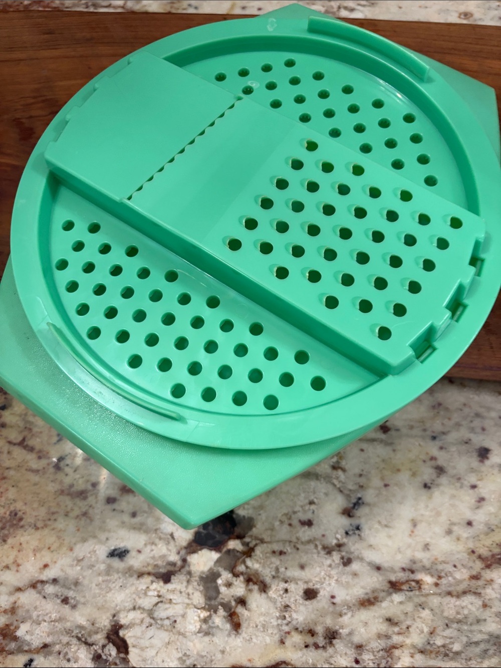 vintage Tupperware Multi-Purpose Kitchen grater Lid